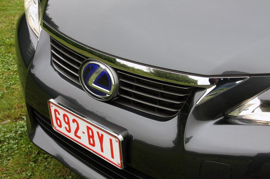  Lexus CT200h 2010 года  (фото 166 из 266)